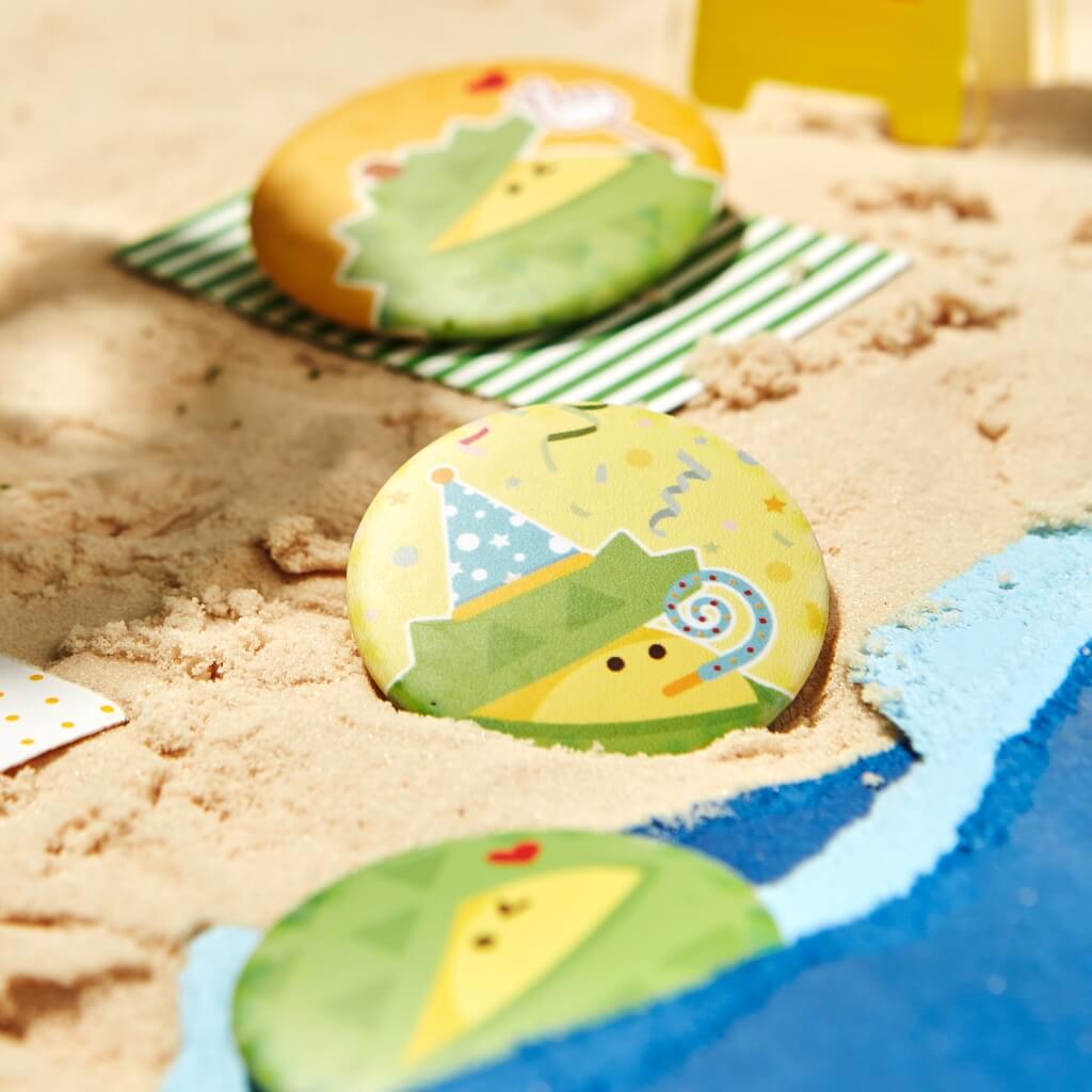 DurianBB Merchandise Pin Souvenir - Derek Partying at the beach
